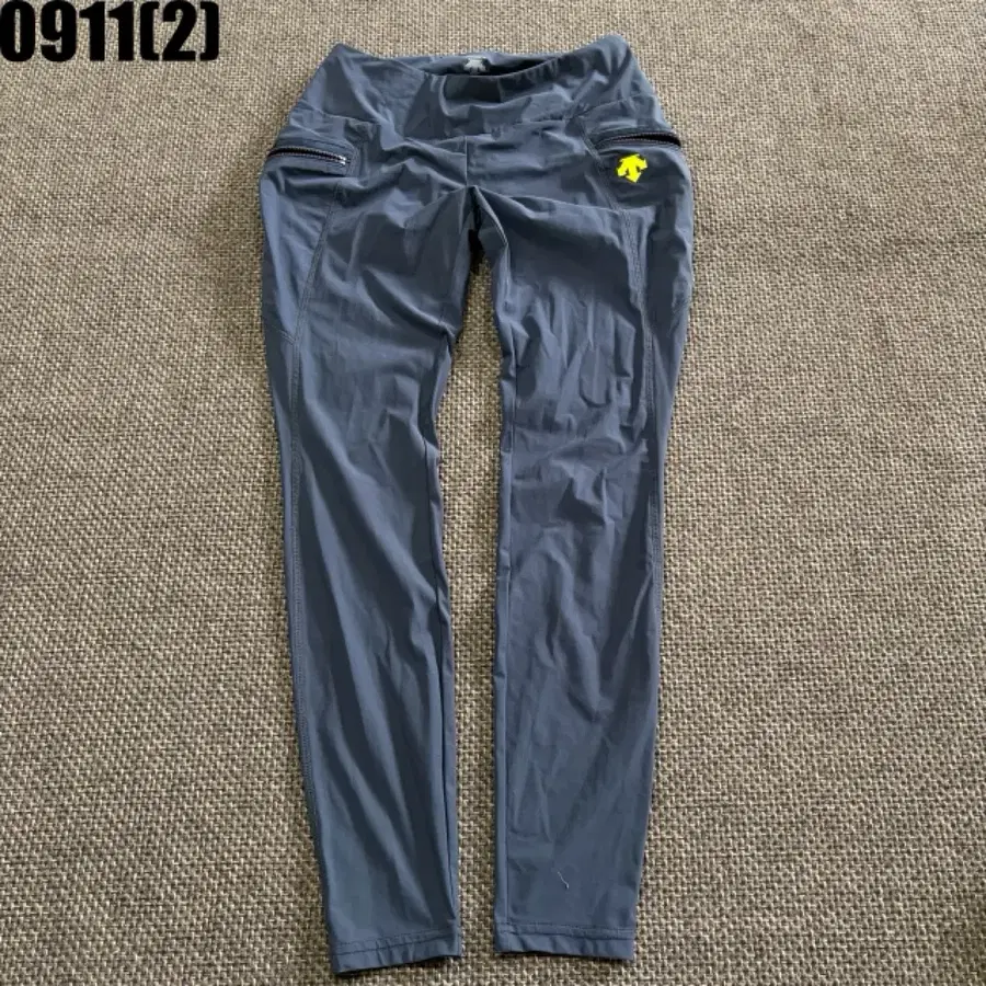 데상트 바지 70