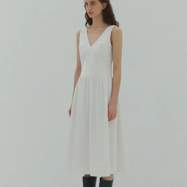 LO61 엘오61 / Cecile cotton 화이트 코튼 셔링 원피스