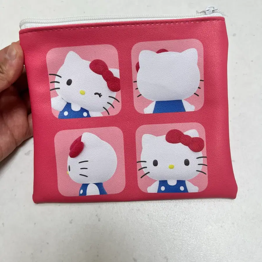 키티 인생네컷 파우치