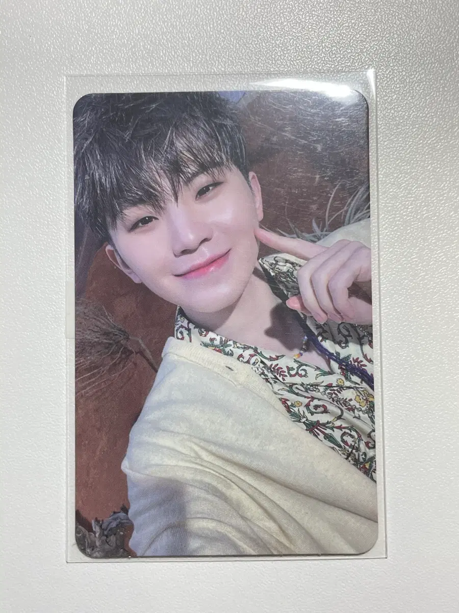 세븐틴 우지 페더썬 포카