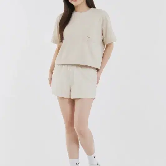 나이키 크림 여자 S 반팔티 O3753