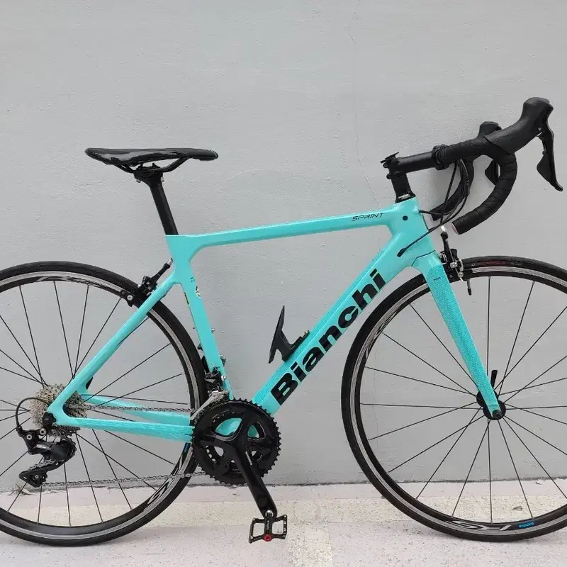 상태 최상 이탈리아 브랜드 23년 비앙키 스프린트 시마노 105(r7000) 카본 로드자전거 53사이즈 팔아요.