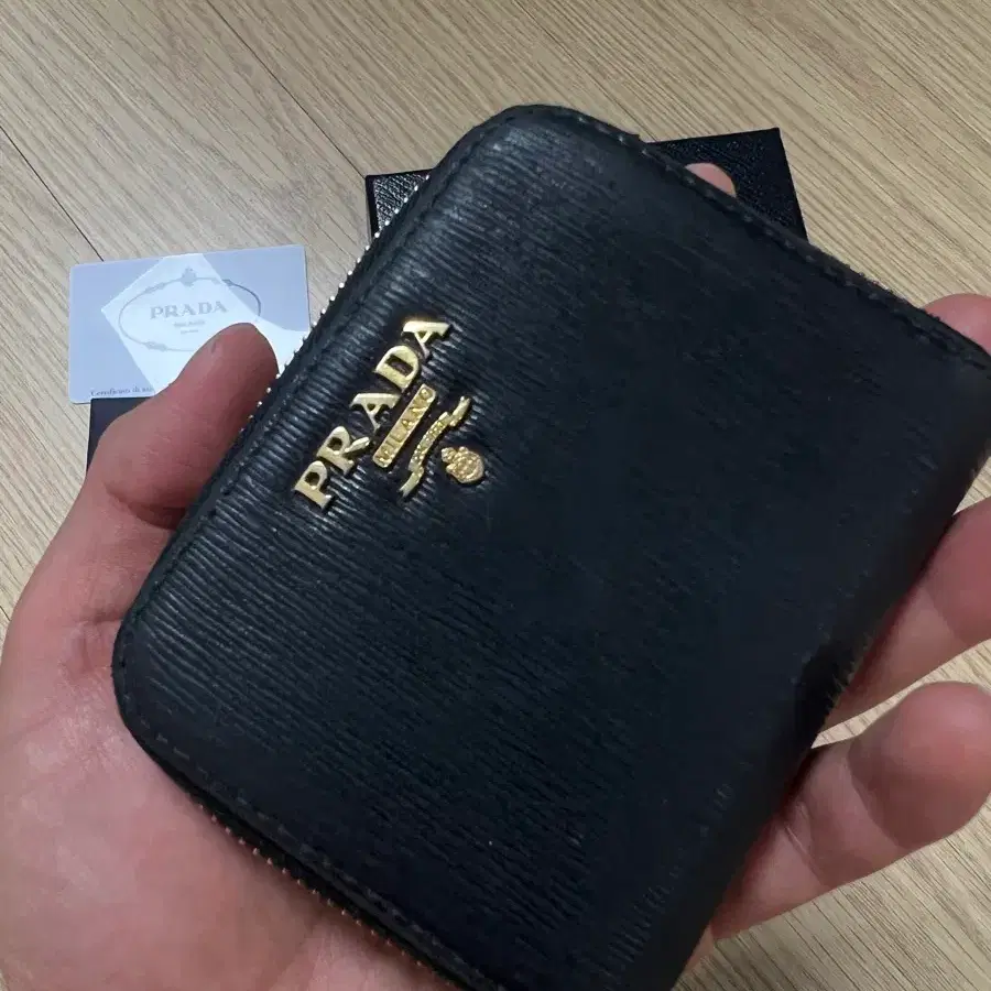 프라다 동전지갑 사피아노