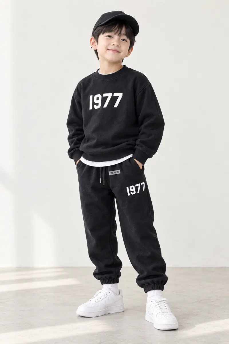 120사이즈 1977 쭈리 맨투맨 세트 블랙 키즈