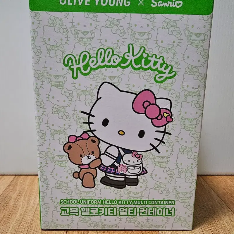 <미개봉 새상품> 올리브영 헬로키티 교복에디션 멀티 컨테이너
