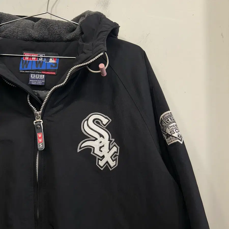 WWS MLB 올드스쿨 보스턴 화이트삭스 경량패딩