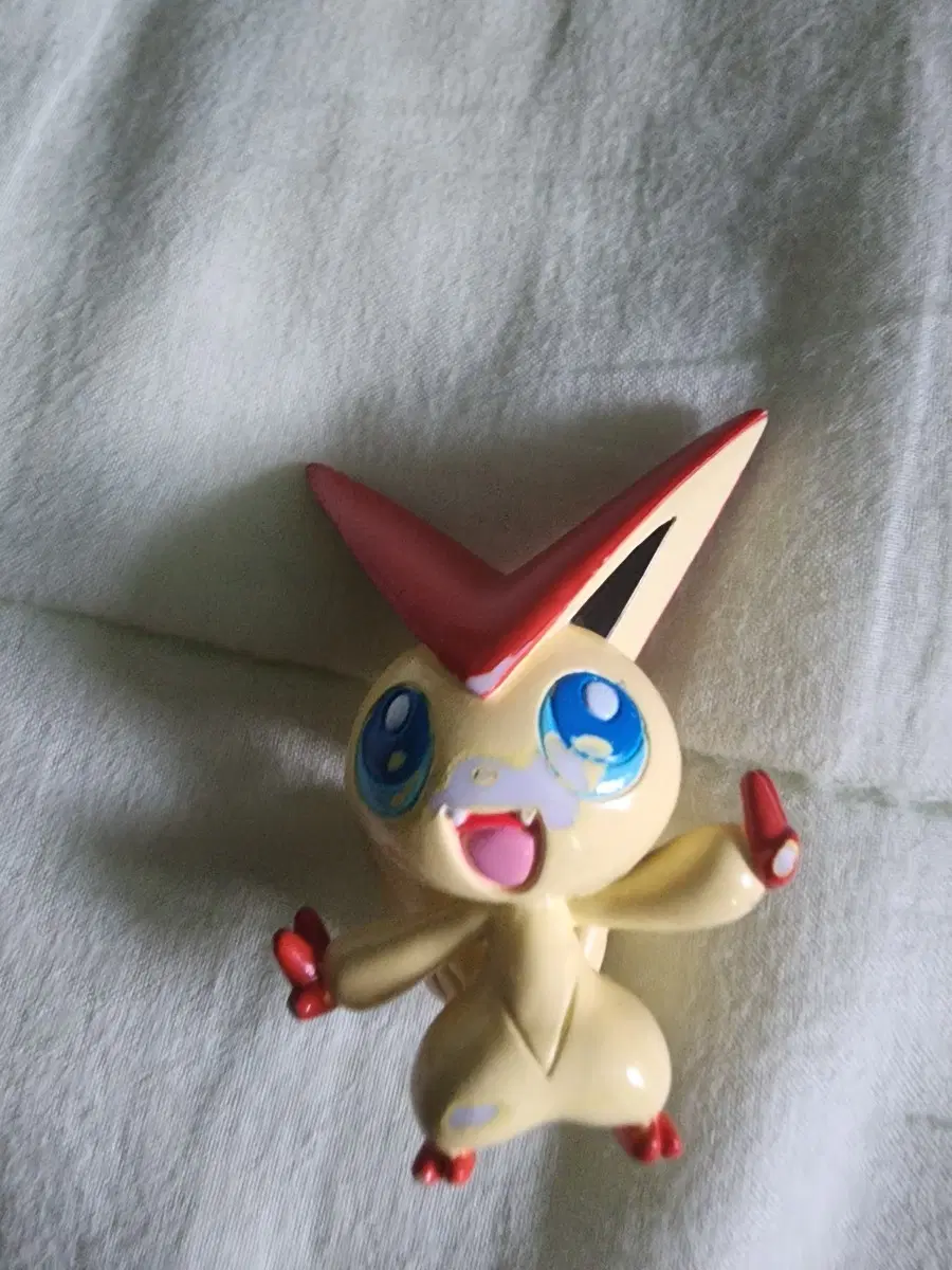 포켓몬스터 빅티니 피규어