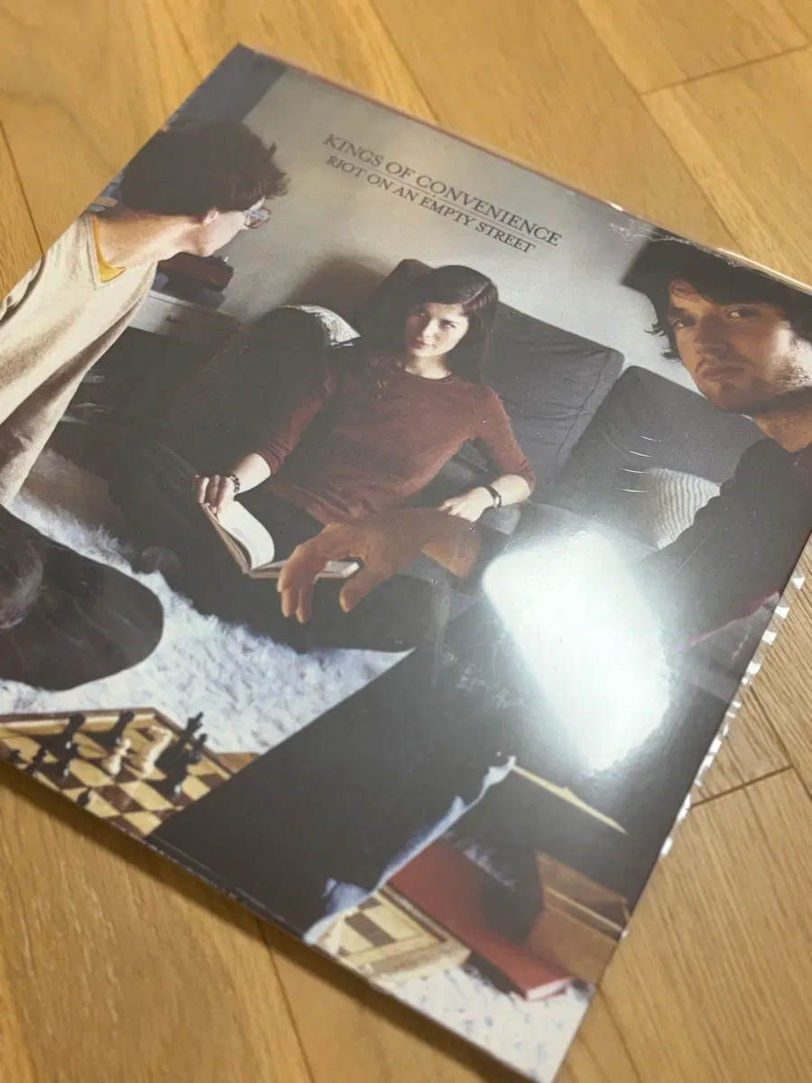 킹스 오브 컨비니언스 라이엇 온 앤 엠프티 스트리트 LP