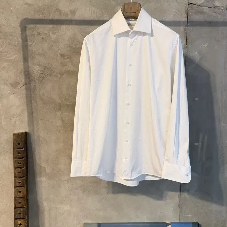 에르메네질도 제냐 화이트 셔츠 남성105