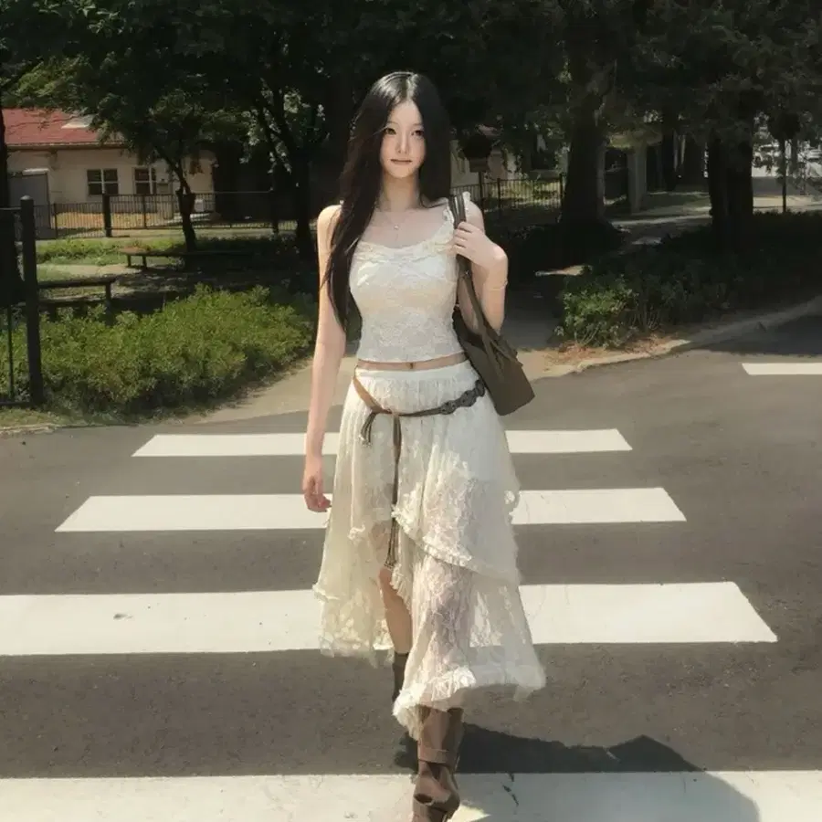 레이스 블라우스 티셔츠&언발 캉캉 레이어드 스커트