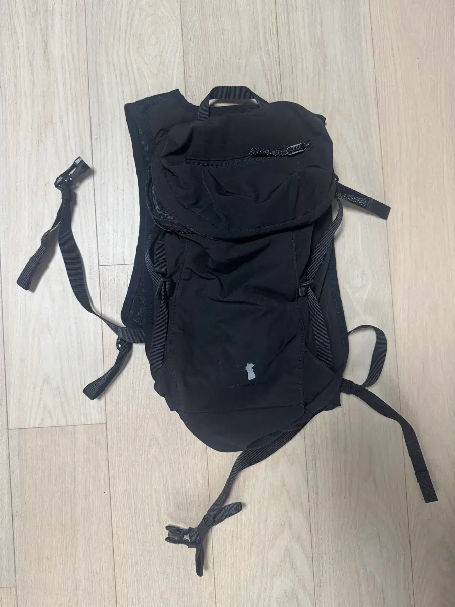 언더아머 등산 백팩