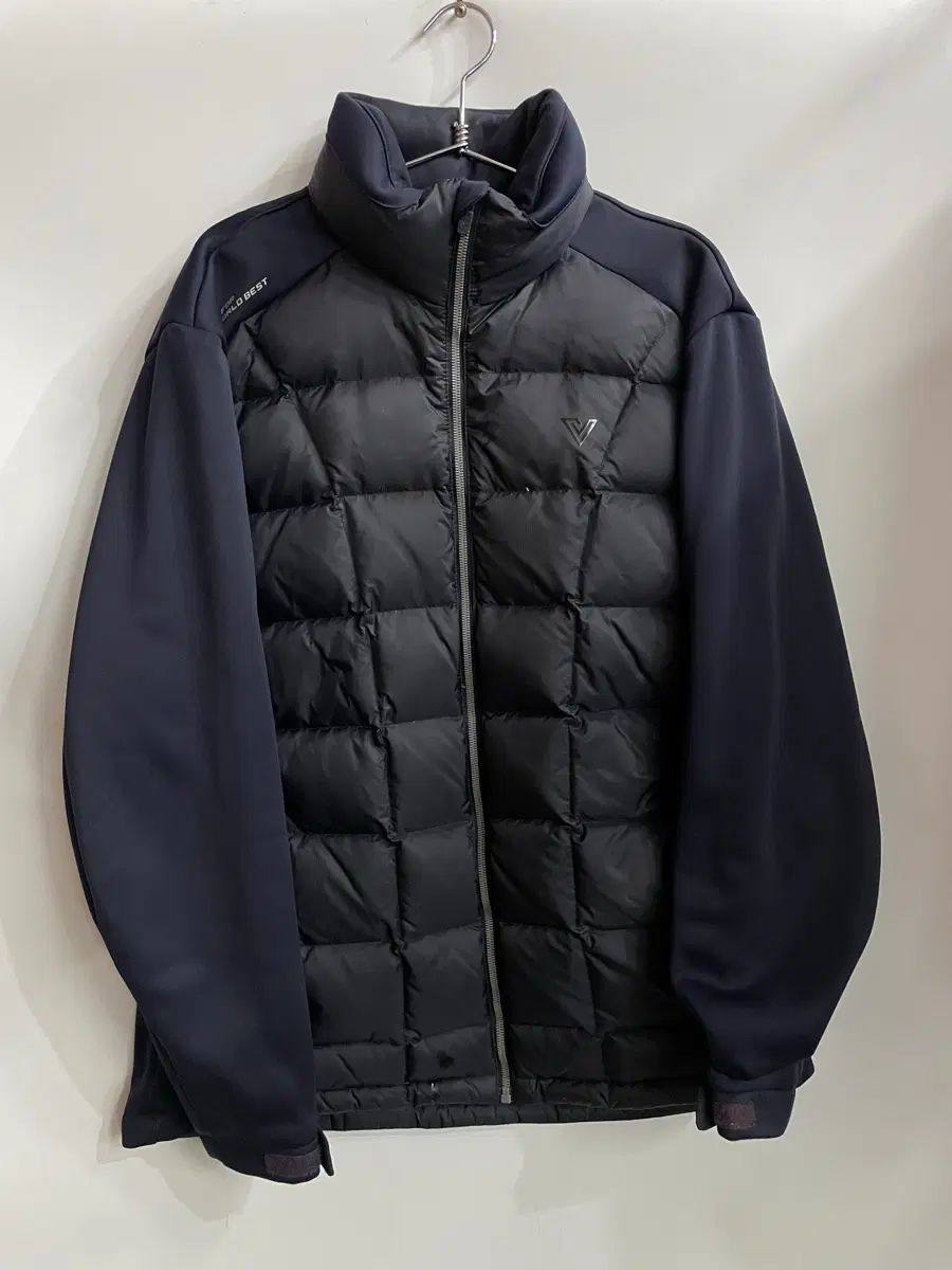 105 (XL)] 볼빅 (Volvik) 윈터 하이브리드 구스다운 패딩 자켓 (블랙/네이비) 4.5