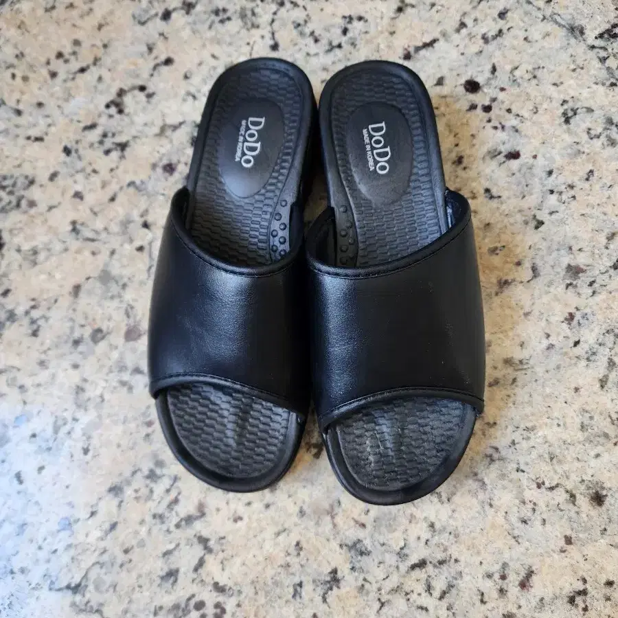 DoDo 블랙 통굽 슬리퍼