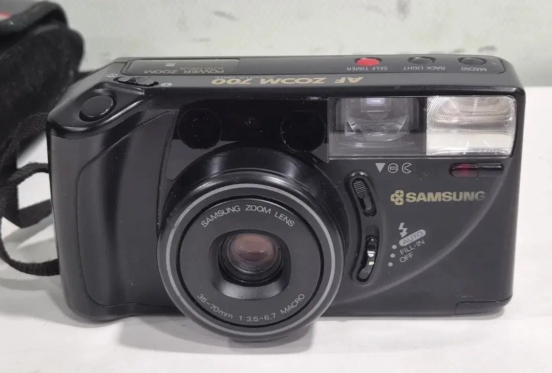삼성 AF ZOOM 700 필름카메라 (작동 완벽/상태 삼성 AF ZOOM 700 필름카메라 (작동 완벽/상태 좋음)