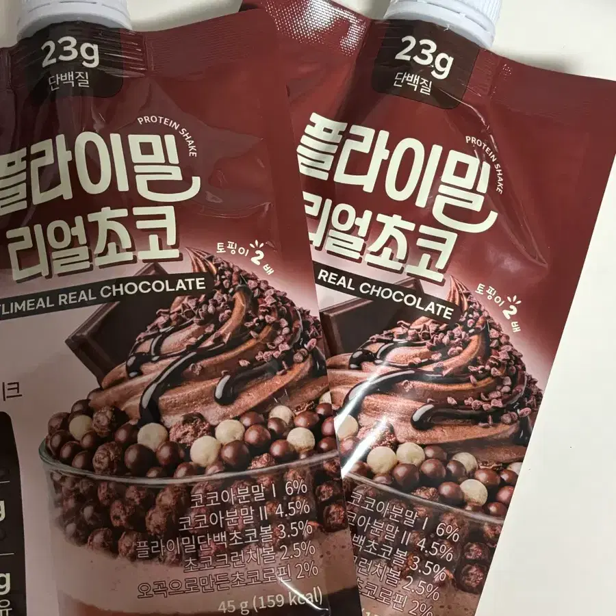 (거래완료)플라이밀 단백질 쉐이크 리얼초코맛 파우치 8개