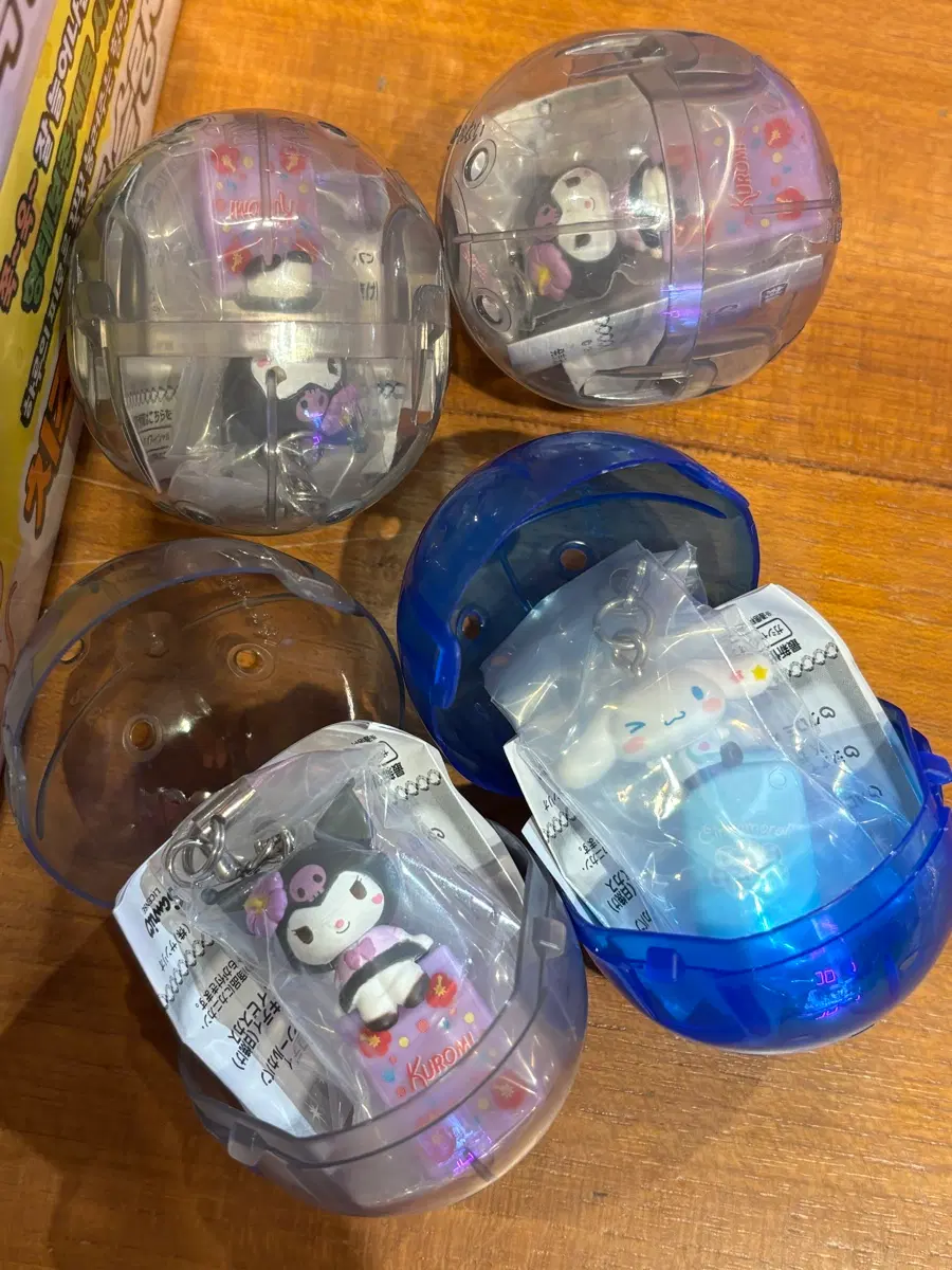 산리오 헤이세이 갸루 가챠 쿠로미 시나모롤