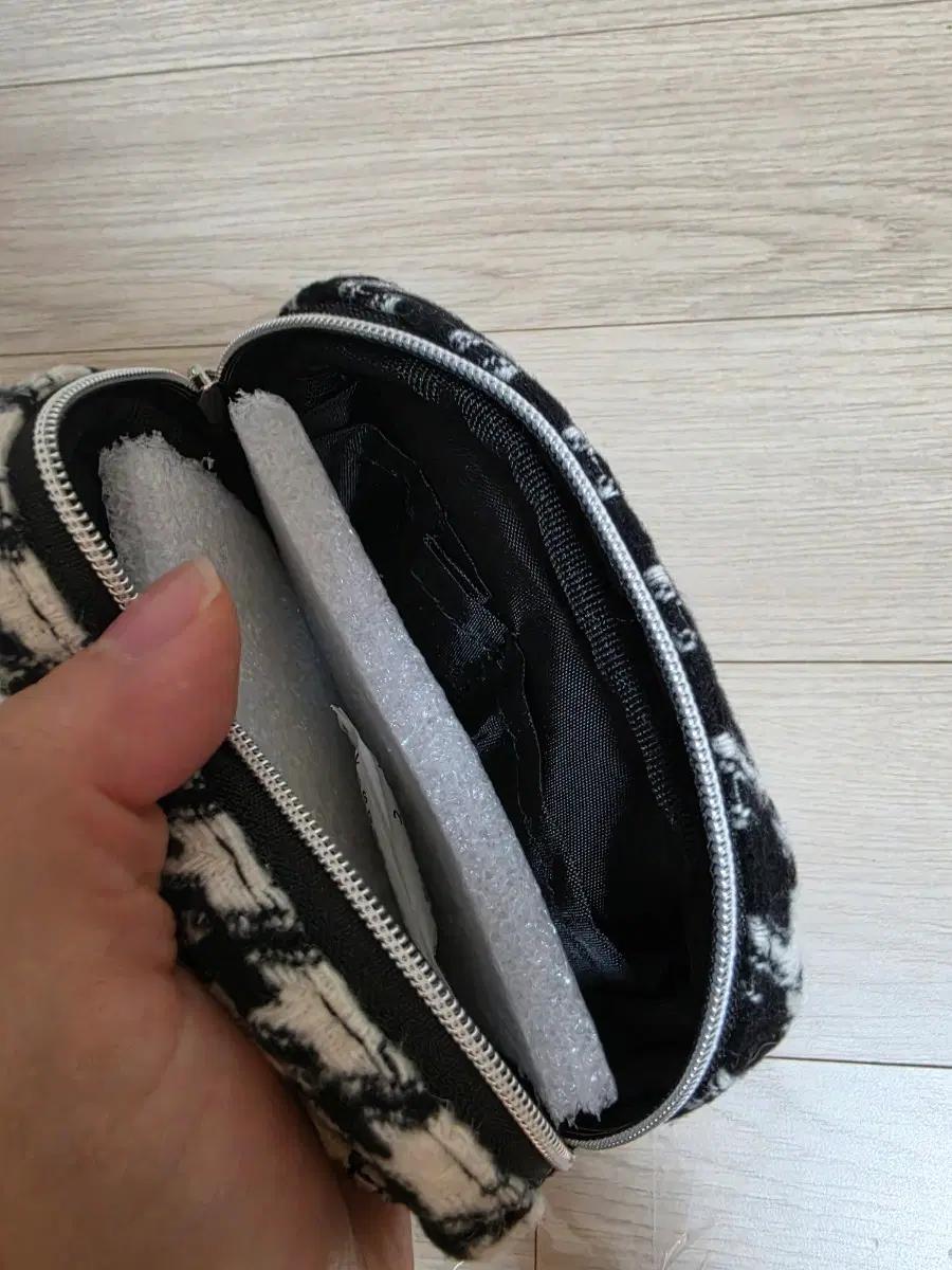 키티 멀티파우치
