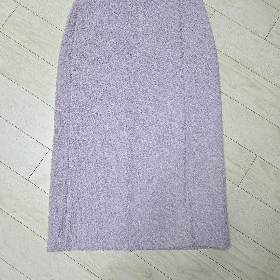 텍있는 새상품 보이스오브보이스 라벤더색 트위드 스커트