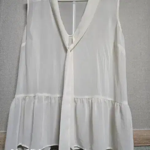 자라 민소매 블라우스 아이보리