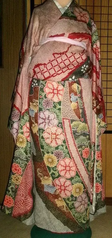 중고 후리소데 총 시보리 탁한 빨간색 M 사이즈