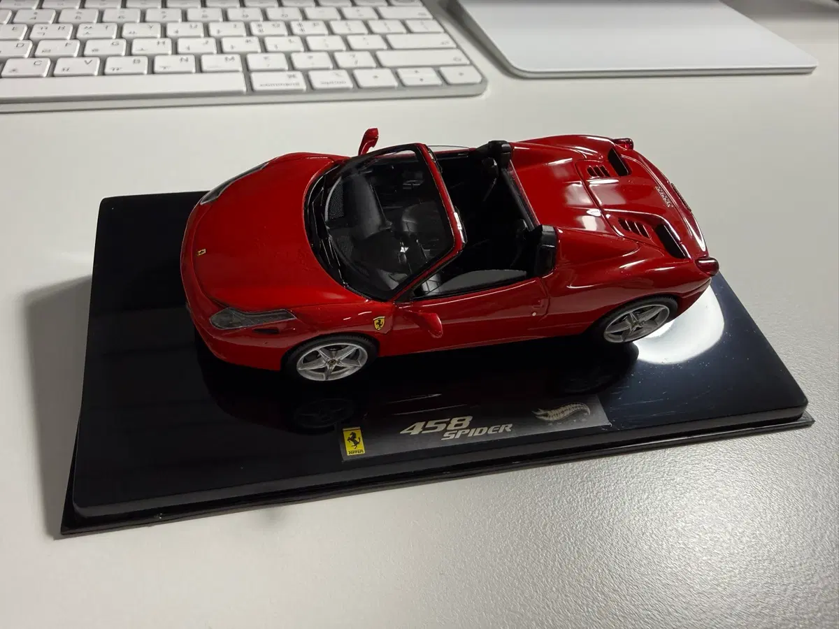 핫휠 엘리트 1/43 페라리 458 스파이더