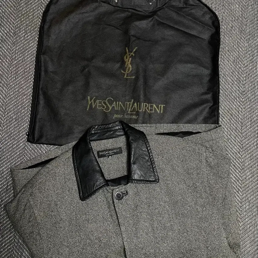 105] 생로랑(YvesaintLaurent)발마칸 코트