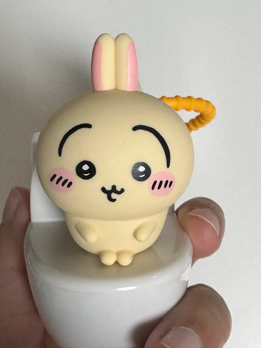 치이카와 우사기 변기 키링 피규어