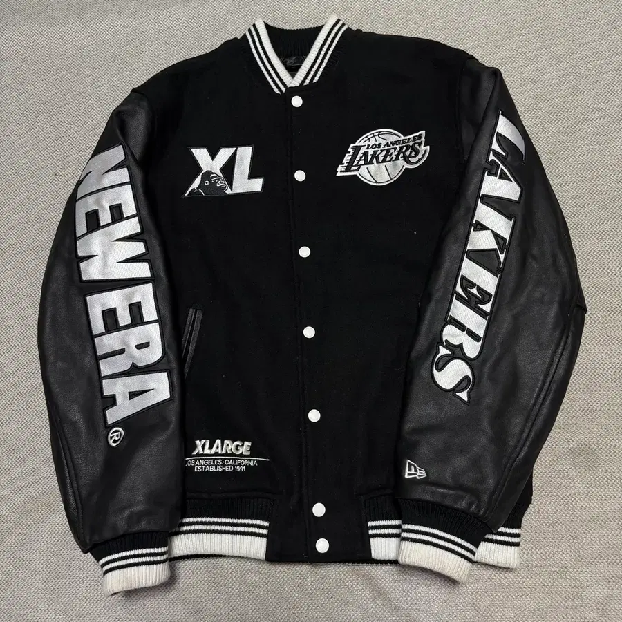 뉴에라 x 엑스라지 NBA LA레이커스 바시티 자켓