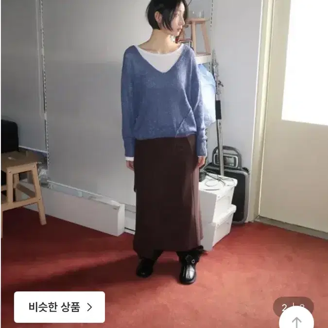 [뮤로우] 딥 브이넥 니트 블루