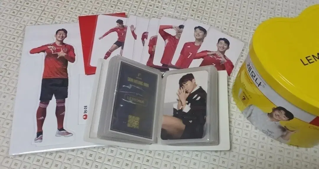 손흥민 신라면 굿즈 세트 + 레모나 통 + 레모나 포카 일반 포카