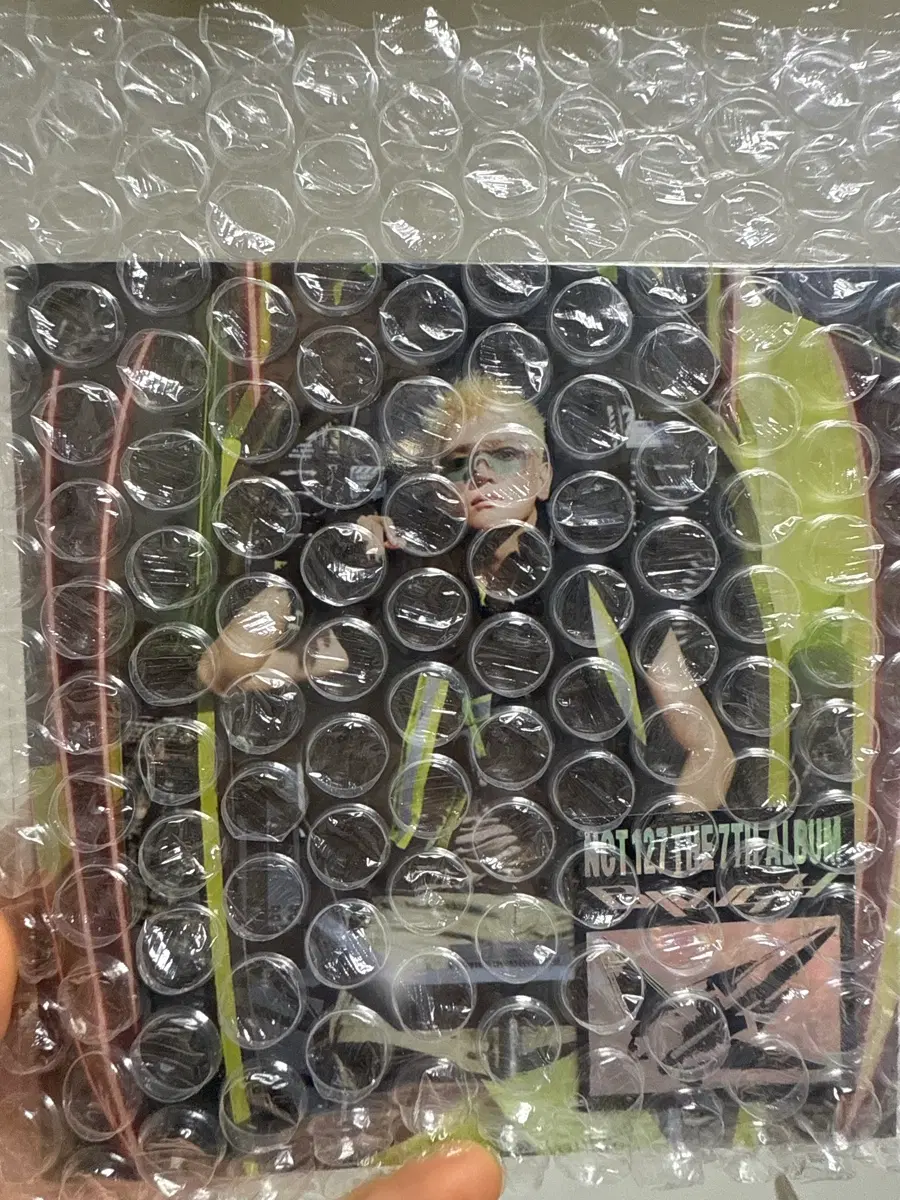 미개봉 새상품 입니다 The 7th Album [BLINGY] (JET Poster Ver. 태용 버전