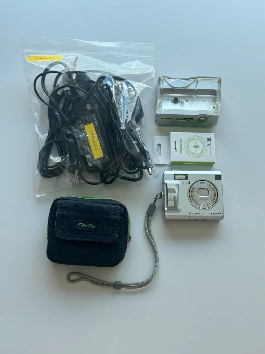 후지필름 파인픽스 F440 실버 디지털카메라