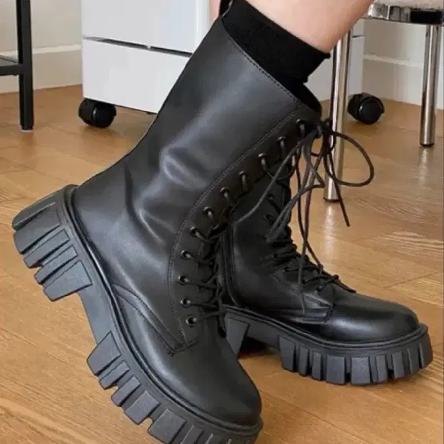 아웃솔 어글리 통굽 레이스업 워커 부츠 6cm