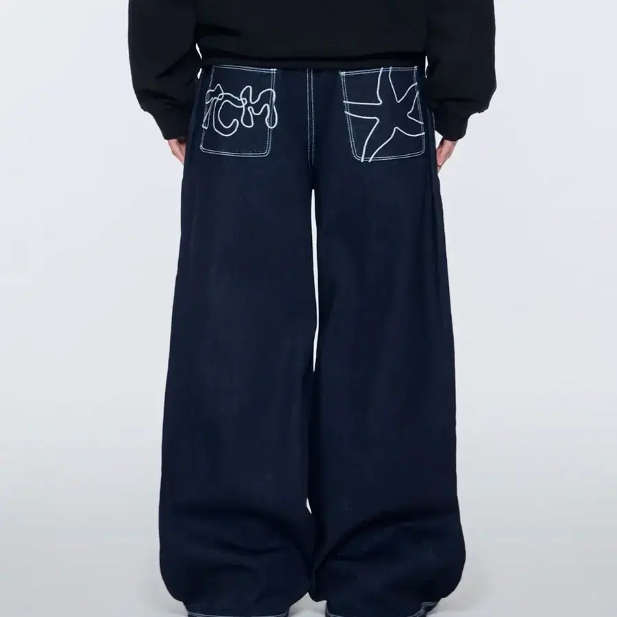 더콜디스모먼트 TCM back logo denim pants (navy)M