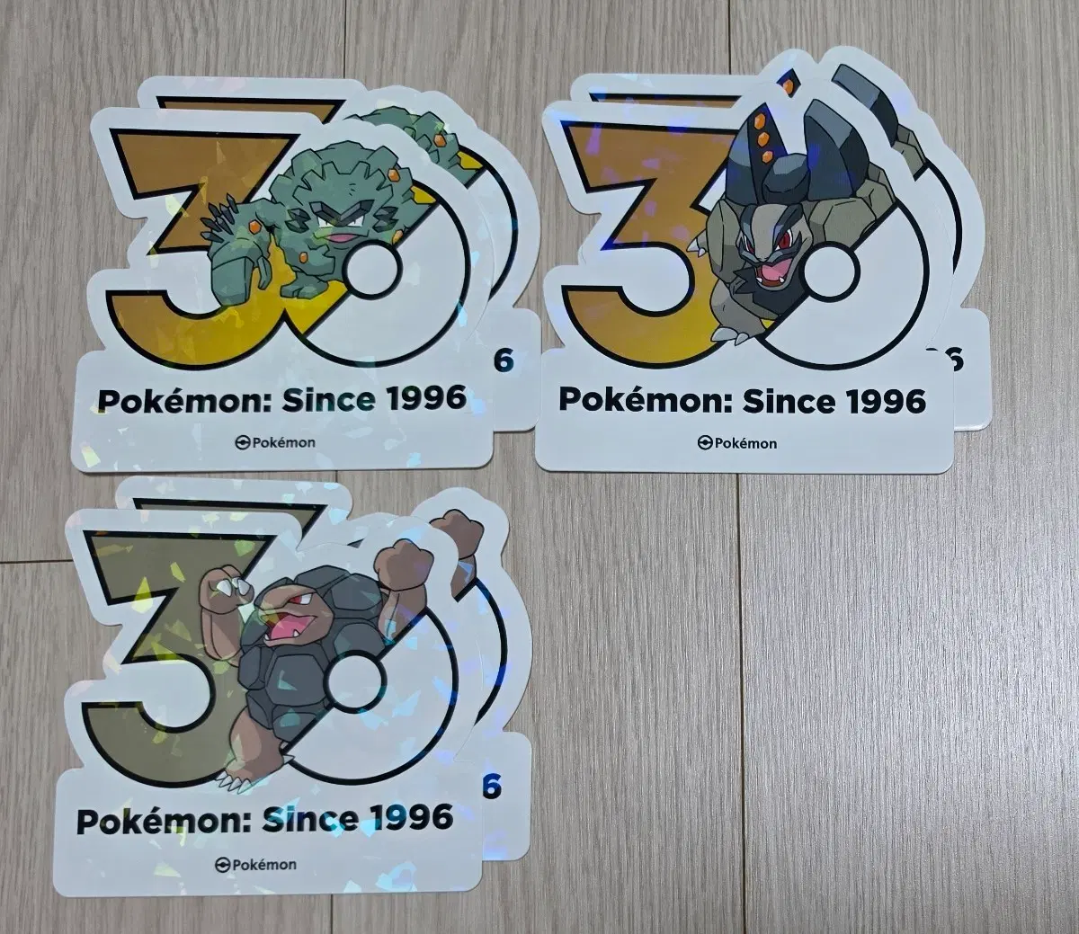 [30주년/국내한정] 포켓몬 30주년 로고 스티커 - 알로라 데구리, 알로라 딱구리, 딱구리