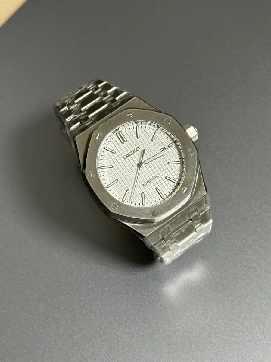 세이코 로얄오크 화이트 다이얼 41mm 새상품