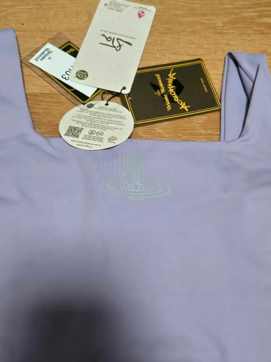 새상품 비비안웨스트우드 라일락 탑 운동복 새상품 레드벨벳 예리