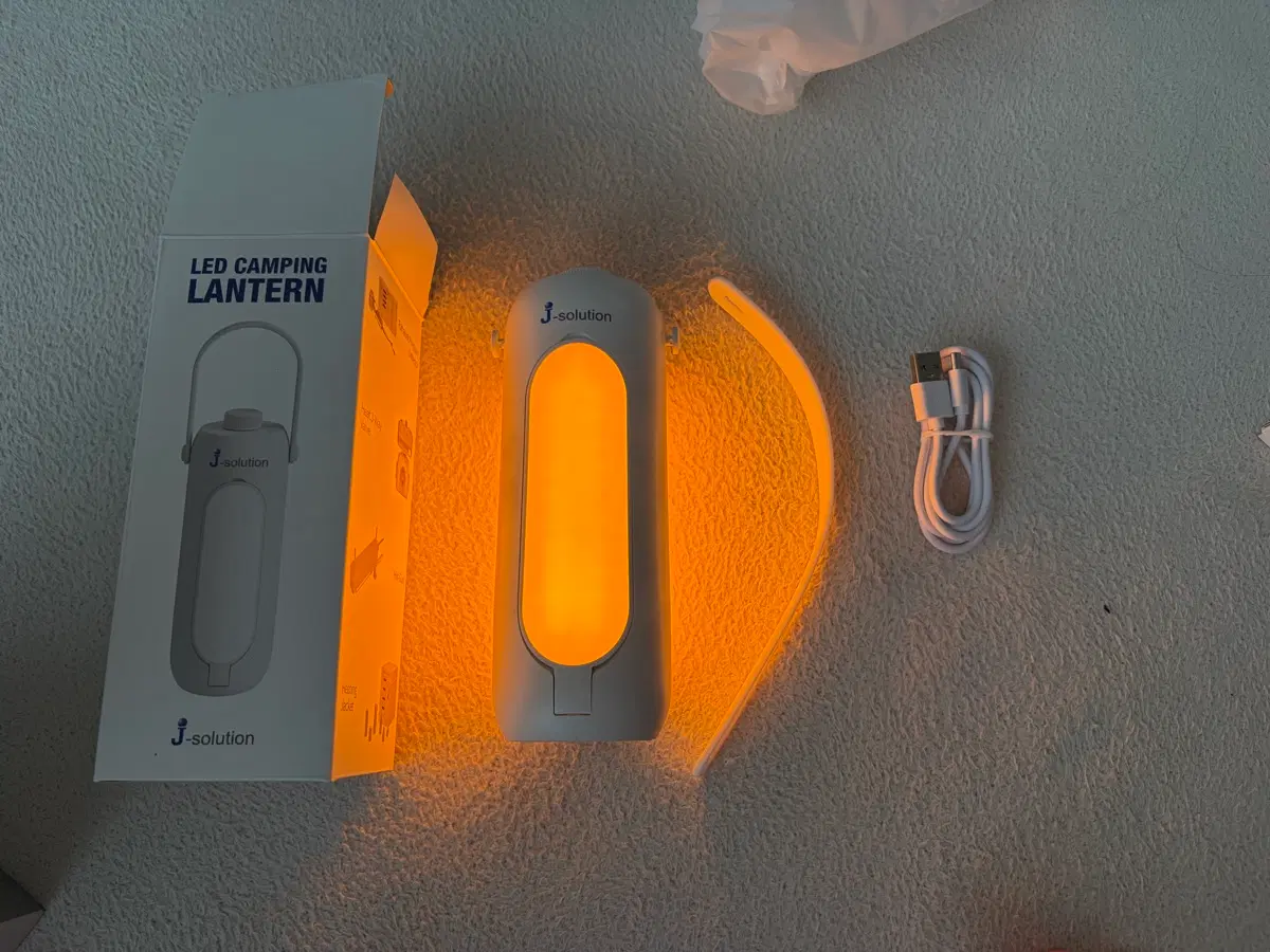 J-solution LED 캠핑 랜턴 새상품
