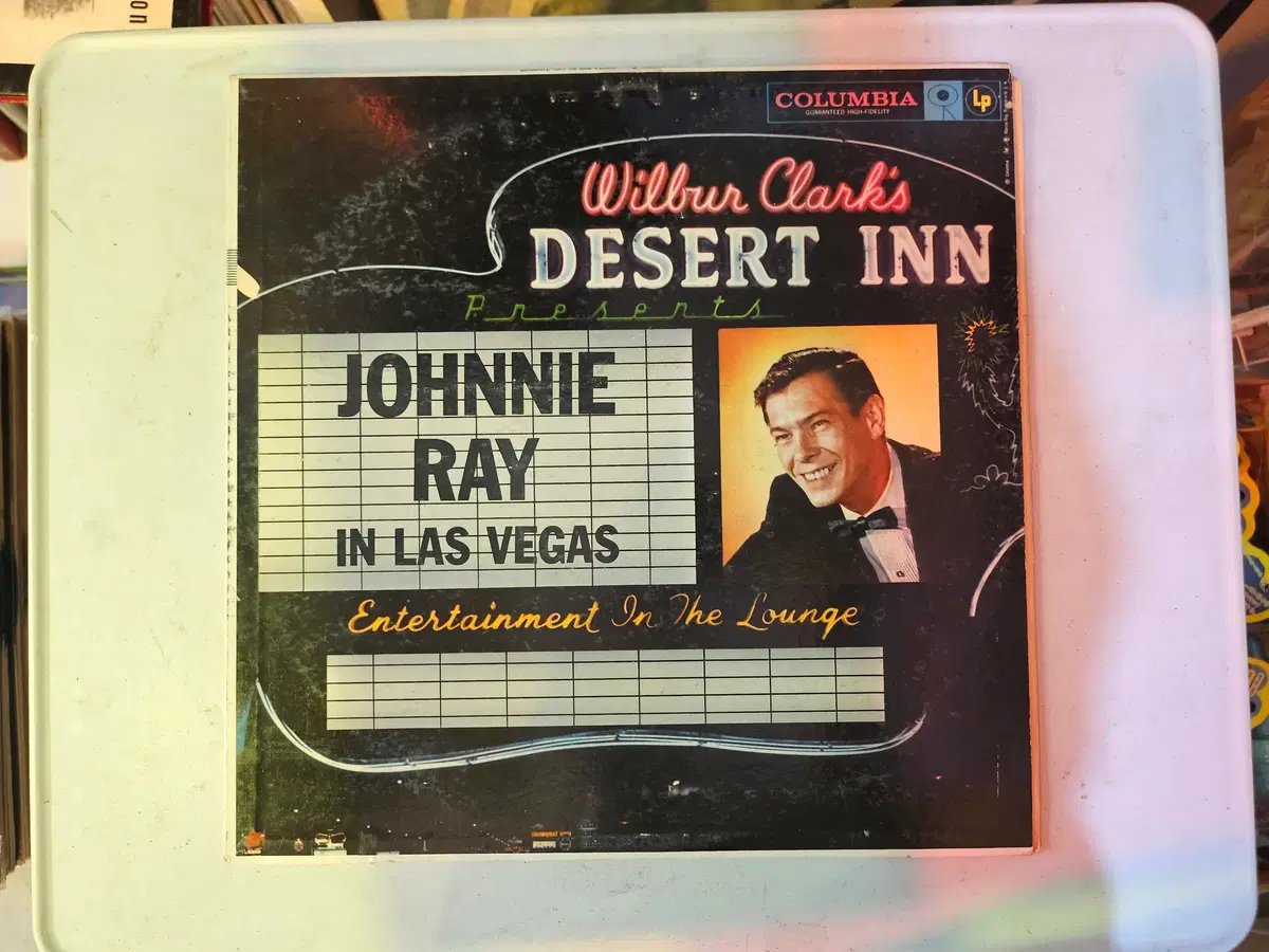 록앤롤의 선구자 조니 레이(Johnnie Ray)가 1957년에 발표한 역사적인 첫 라이브 실황 명반 Johnnie Ray In Las Vegas의 오리지널 미국반 LP
