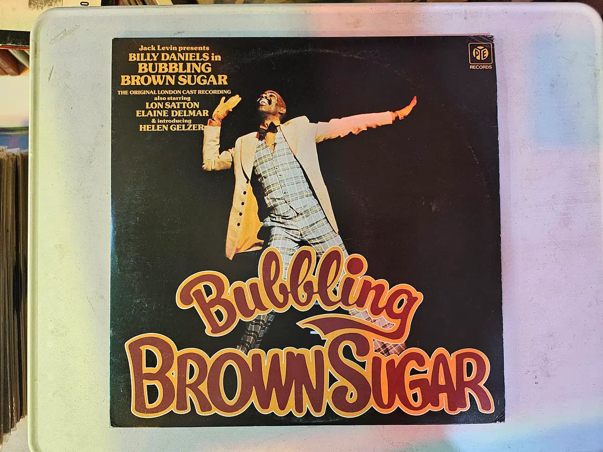 재즈 명곡들을 엮어 만든 레전드 주크박스 뮤지컬 버블링 브라운 슈거(Bubbling Brown Sugar)1977년 오리지널 런던 캐스트 레코딩(Original London Cas