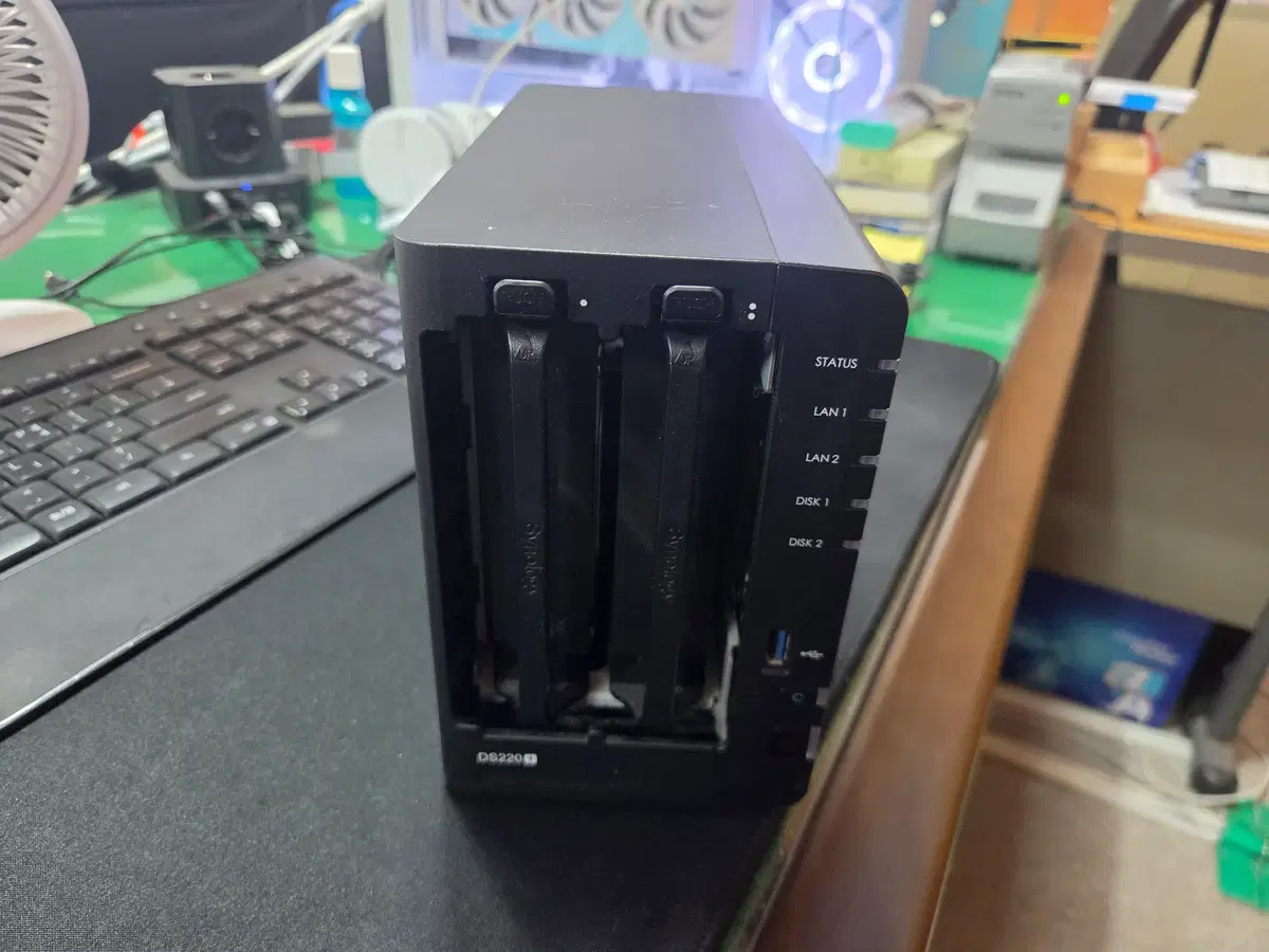 synology DS220+ (HDD 8TB 2EA) 판매합니다