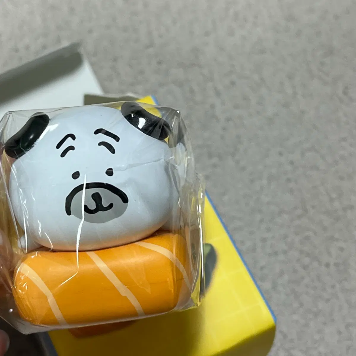 먹었담곰 퍼그(연어) 푸드 피규어 양도