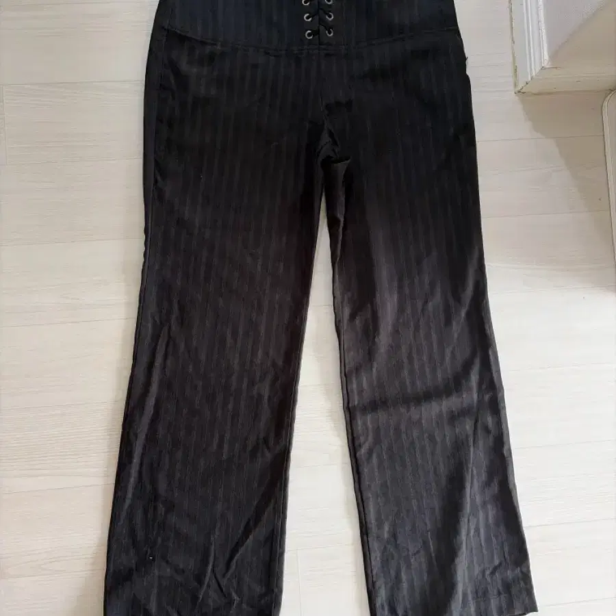 쉬이즈큐트 바지(Eyelet pants)