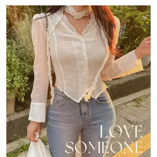 새상품 그레이 프릴 리본 타이 슬림 블라우스 에이블 리 지그재그 러브썸원 아뜨랑스