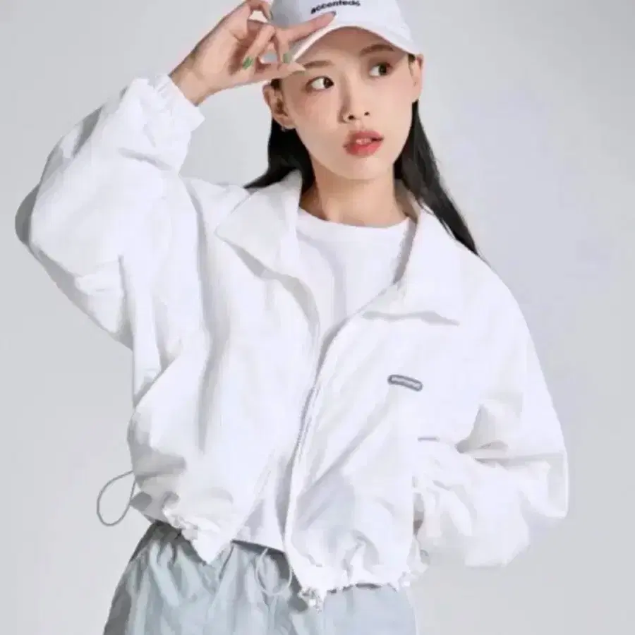 s) 스파오 크롭 숏 윈드브레이커 바람막이 점퍼 자켓