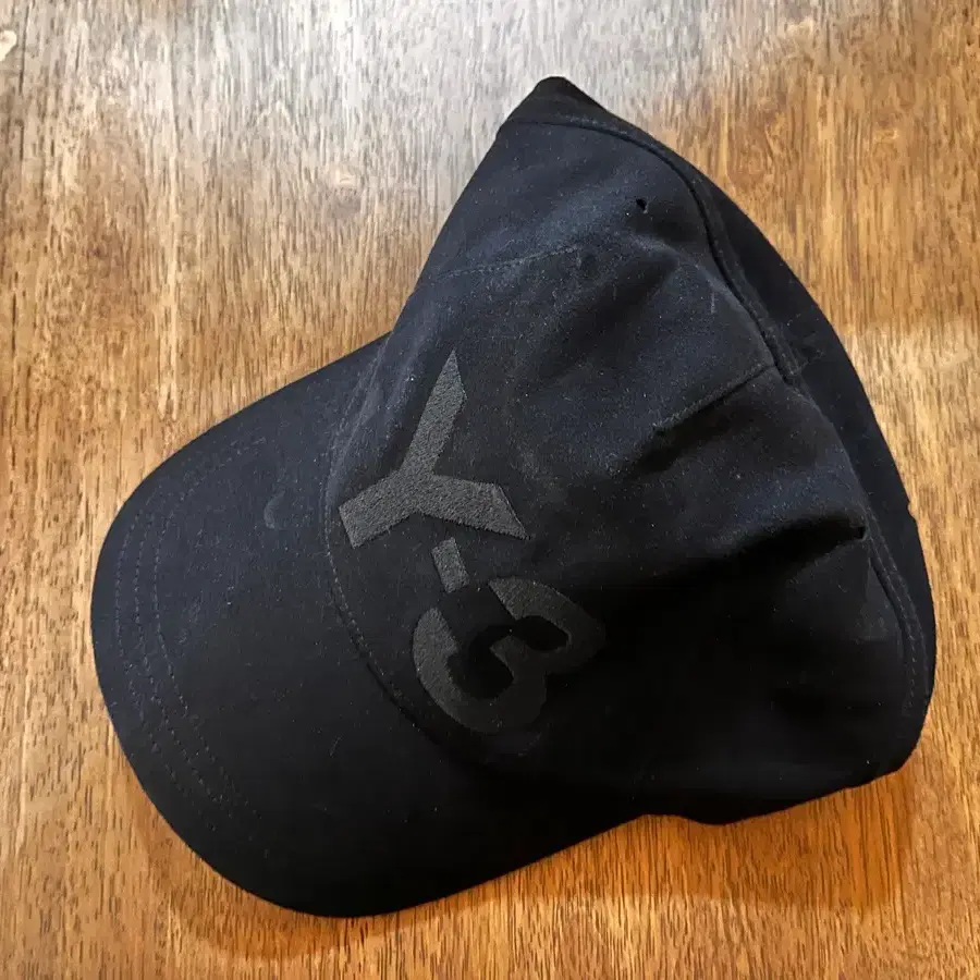 Y3 언컨스트럭티드 볼캡