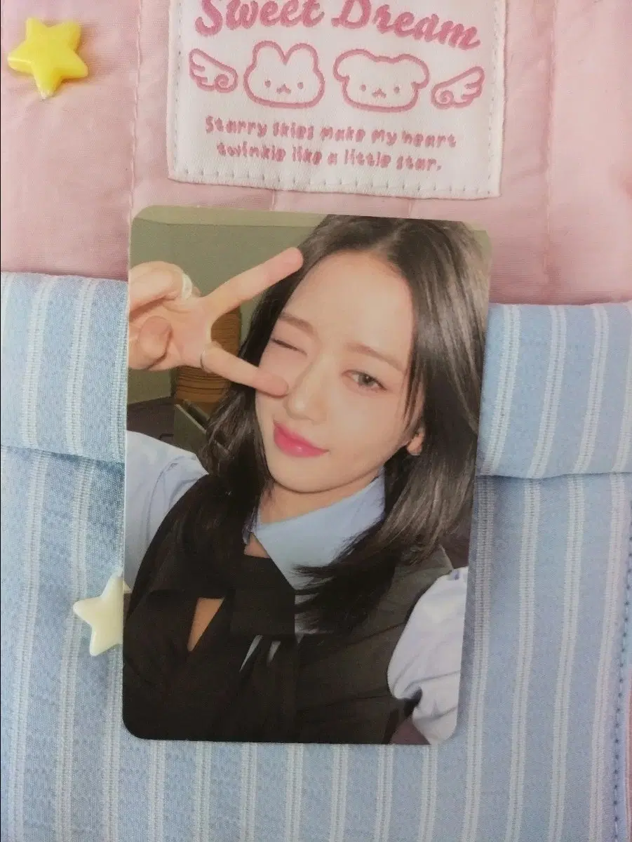 폭폭덤!!) 아이브 유진 에디튜드 공방 시세킹 판매/교환합니다! 아이브 레이 이서 가을 유진 원영 리즈 얼빡 사복 이즈위 메이크스타 케타포 비트로드 위드뮤 사웨 애플뮤직 미니브