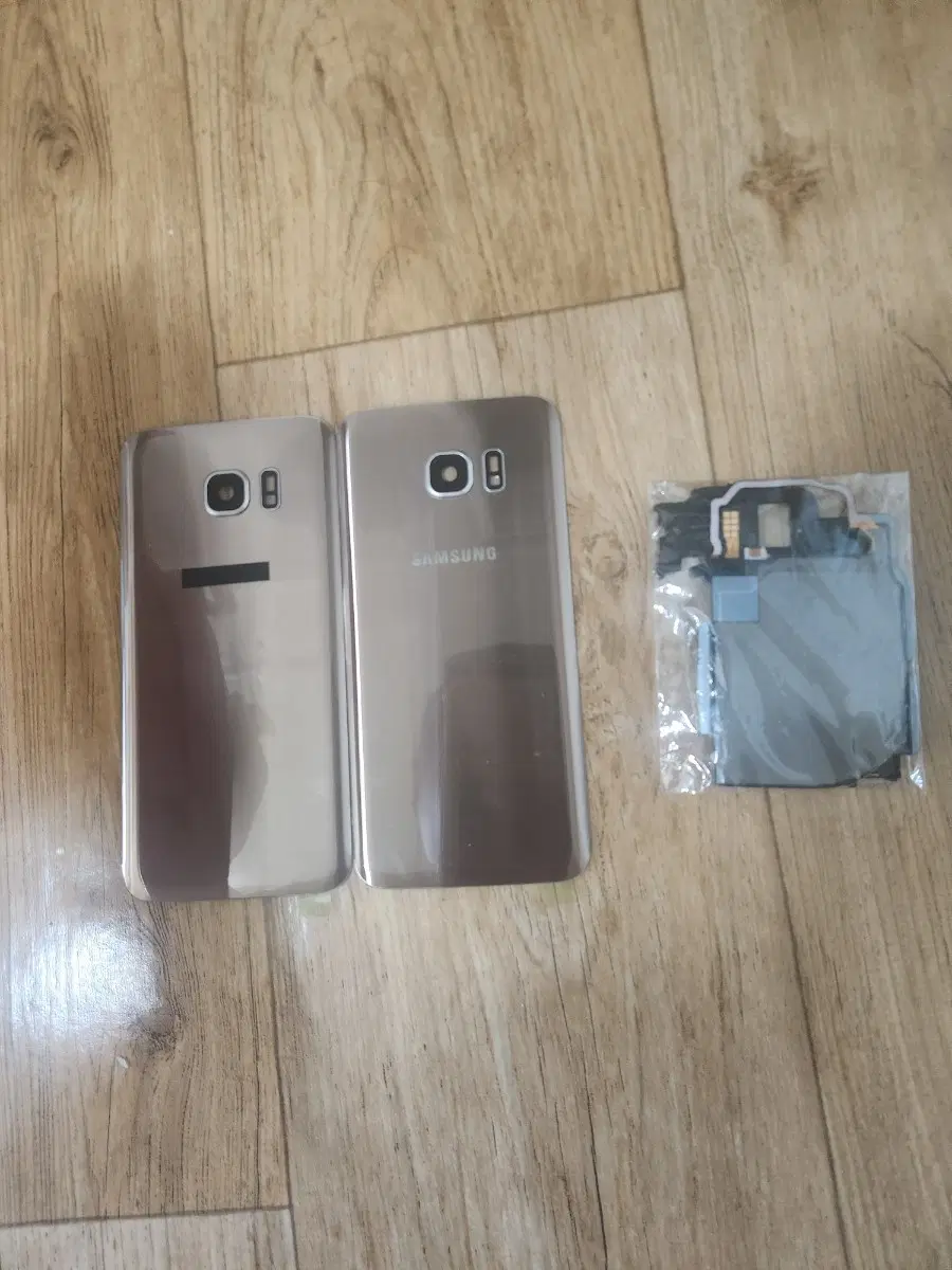 갤럭시s7 엣지 뒷판 부품 팝니다