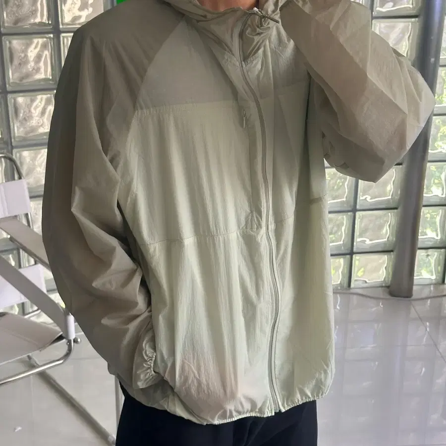 GU 지유 Packable Light Nylon Parka
