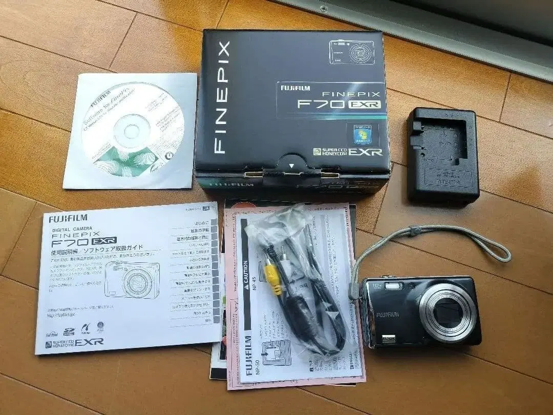 후지필름 파인픽스 F70EXR 디지털 카메라 블랙 (박스/설명서/CD 포함)